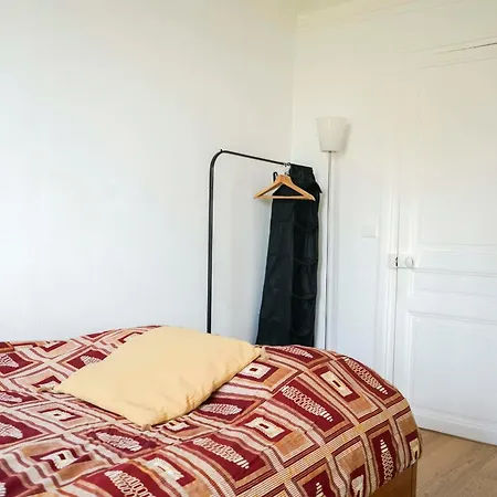 Lovely Cocoon With A View Over Paris
